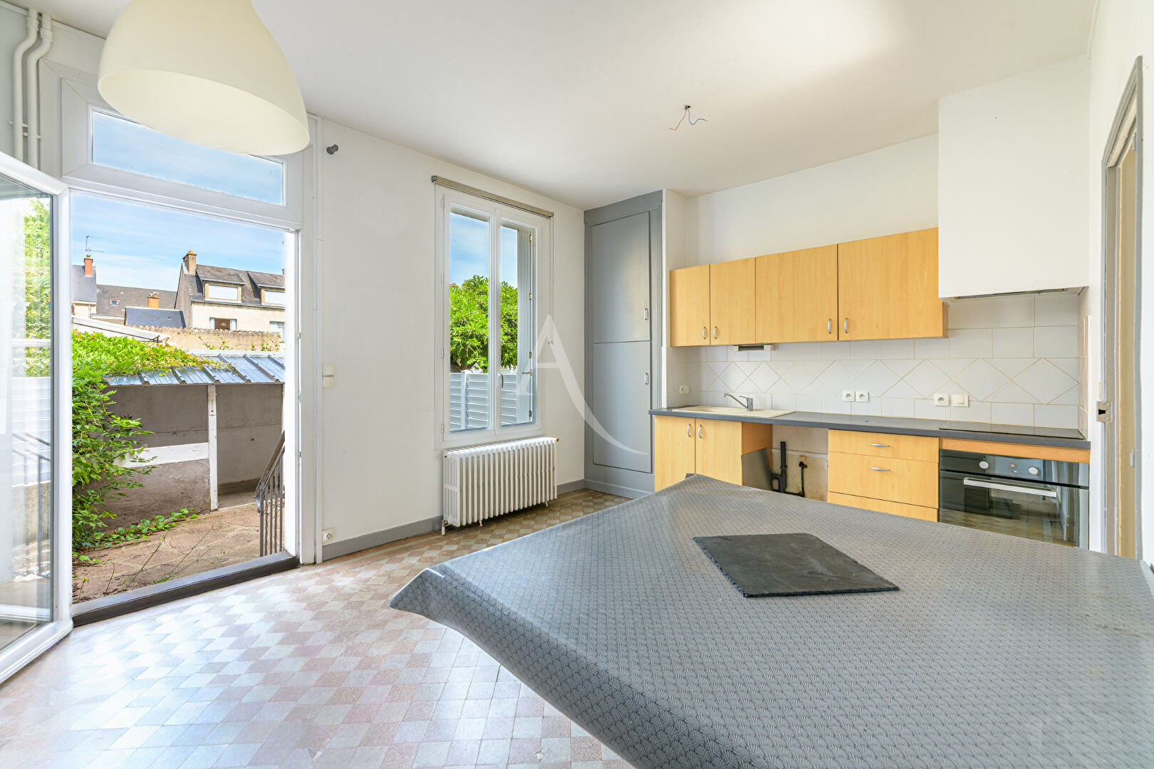 Maison TOURS (37000) 4 pi&egrave;ces 70.00 m&sup2;