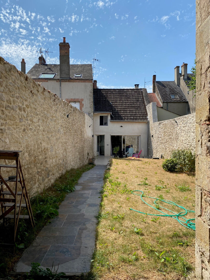 Maison saint DENIS DE L'HOTEL (45550) 6 pièces 167.00 m²