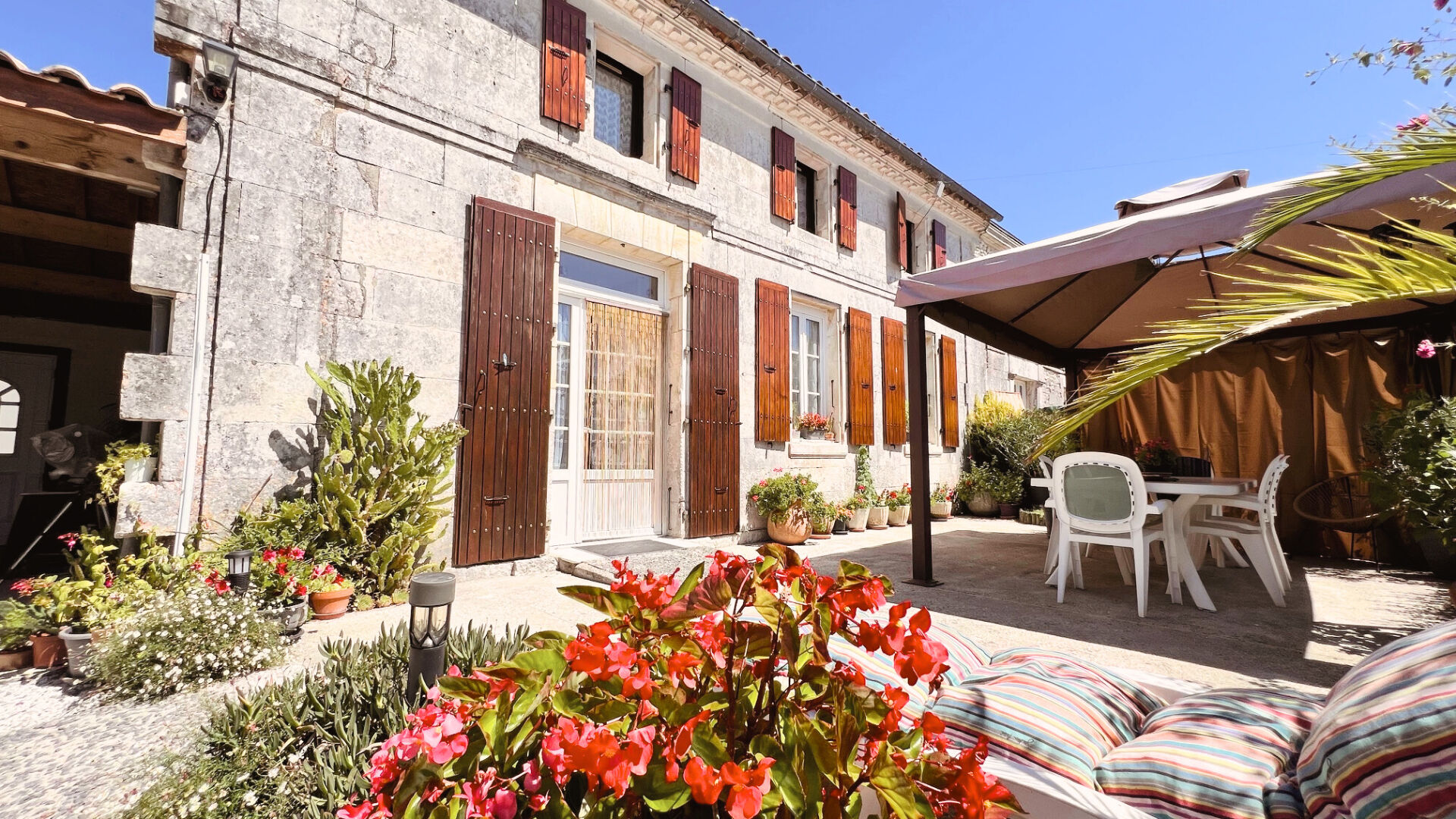 Maison COLOMBIERS (17460) 5 pièces 139.00 m²