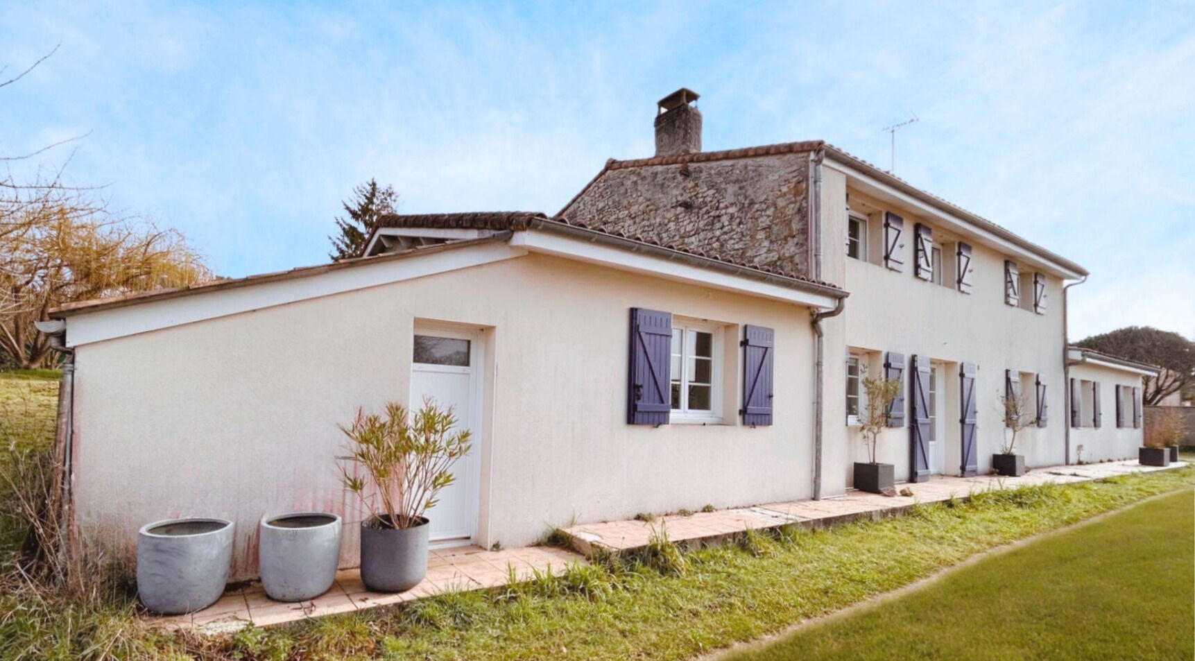 Maison MEURSAC (17120) 9 pièces 211.00 m²