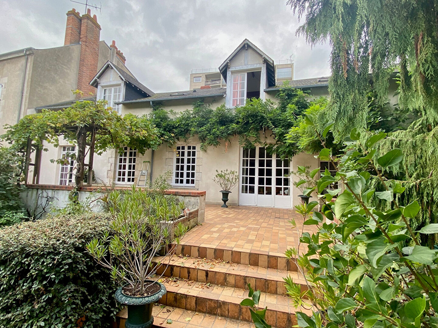 Maison ORLEANS (45100) 10 pièces 235.00 m²