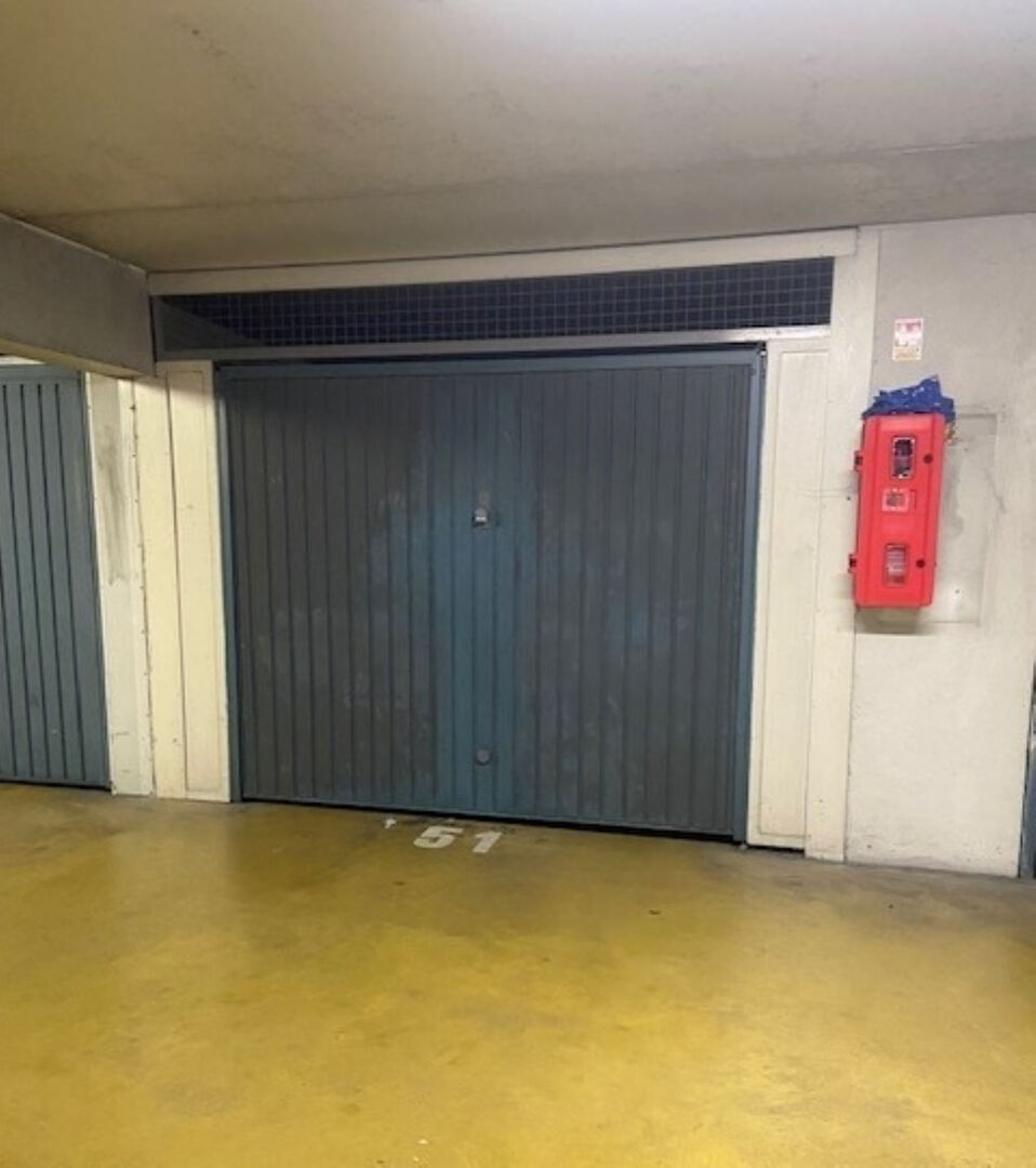 Parking / box LA ROCHELLE (17000) 1 pièce 15.00 m²