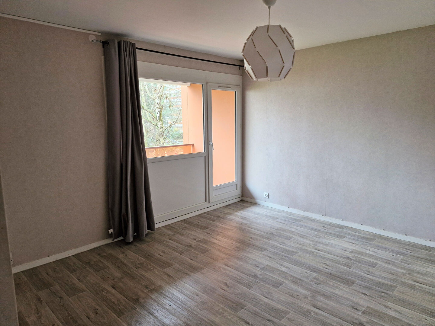 Appartement SAINT JEAN DE BRAYE (45800) 2 pi&egrave;ces 52.00 m&sup2;