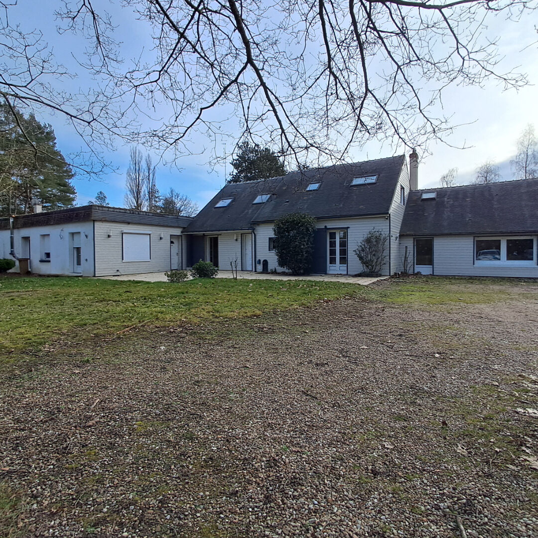 Maison VITRY AUX LOGES (45530) 8 pi&egrave;ces 350.00 m&sup2;