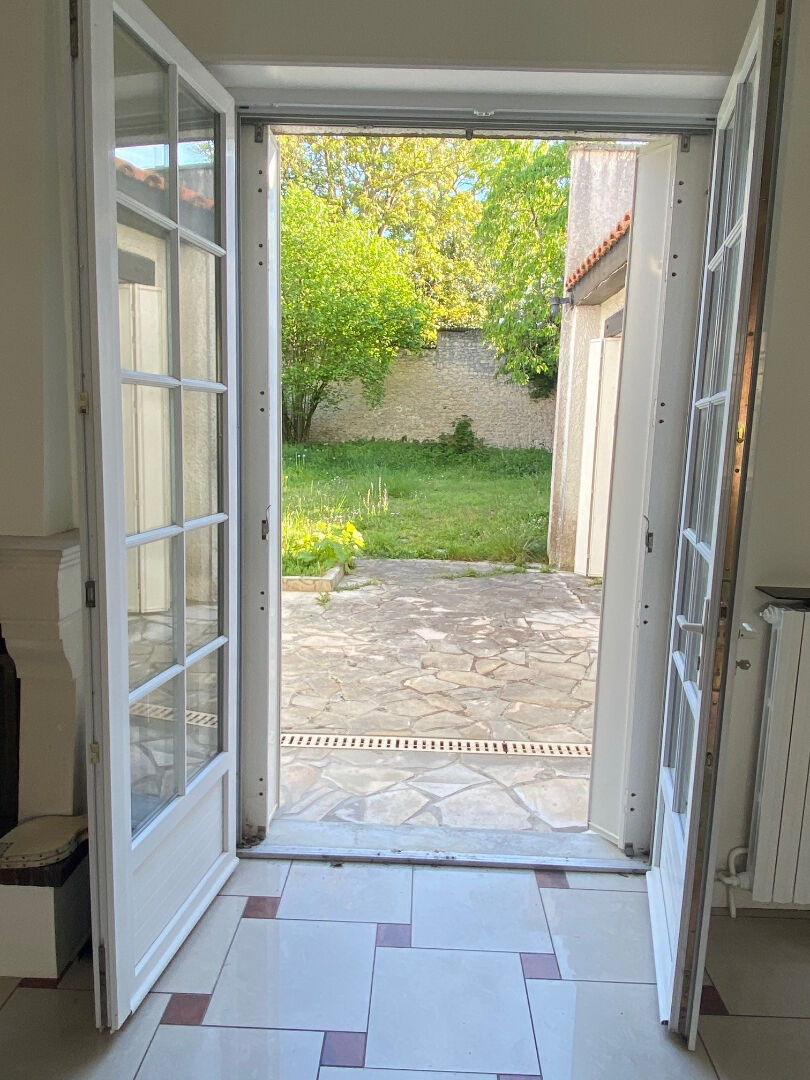 Maison LA ROCHELLE (17000) 5 pi&egrave;ces 140.00 m&sup2;