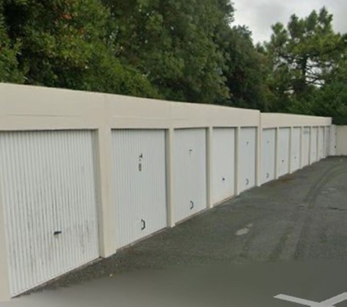 Parking / box LA ROCHELLE (17000) 17.00 m&sup2;