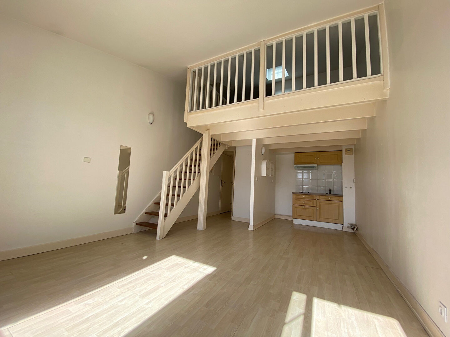 Appartement LA ROCHELLE (17000) 1 pi&egrave;ce 27.98 m&sup2;
