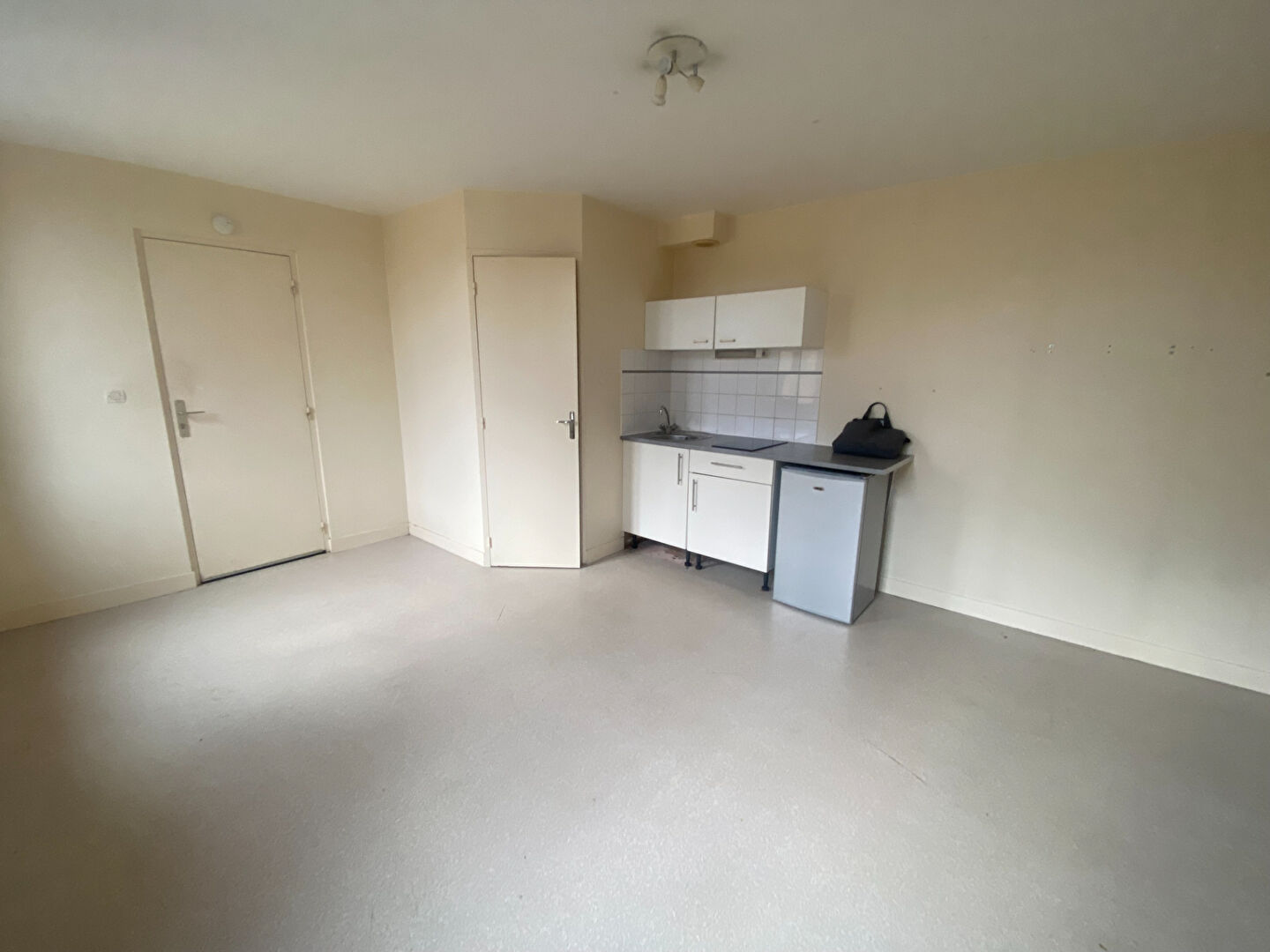 Appartement ORLEANS (45000) 1 pi&egrave;ce 30.00 m&sup2;