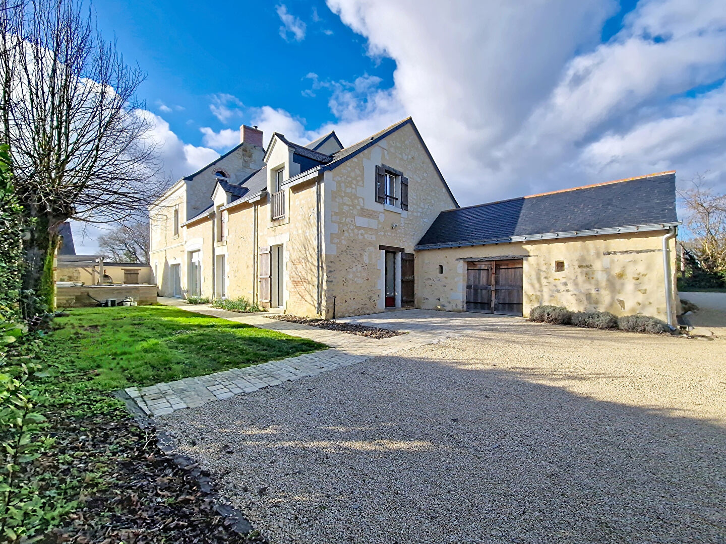 Maison BAUGE EN ANJOU (49150) 9 pi&egrave;ces 205.00 m&sup2;