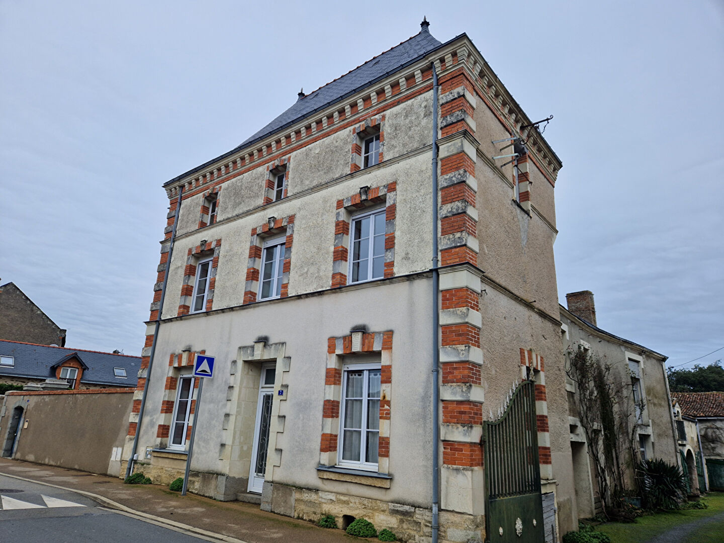 Maison CHEMILLE EN ANJOU (49670) 3 pi&egrave;ces 85.42 m&sup2;