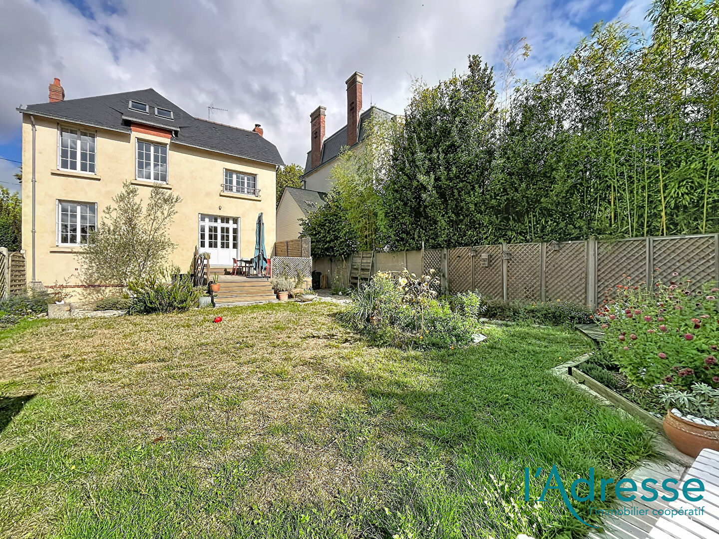 Maison LAVAL (53000) 7 pi&egrave;ces 157.00 m&sup2;