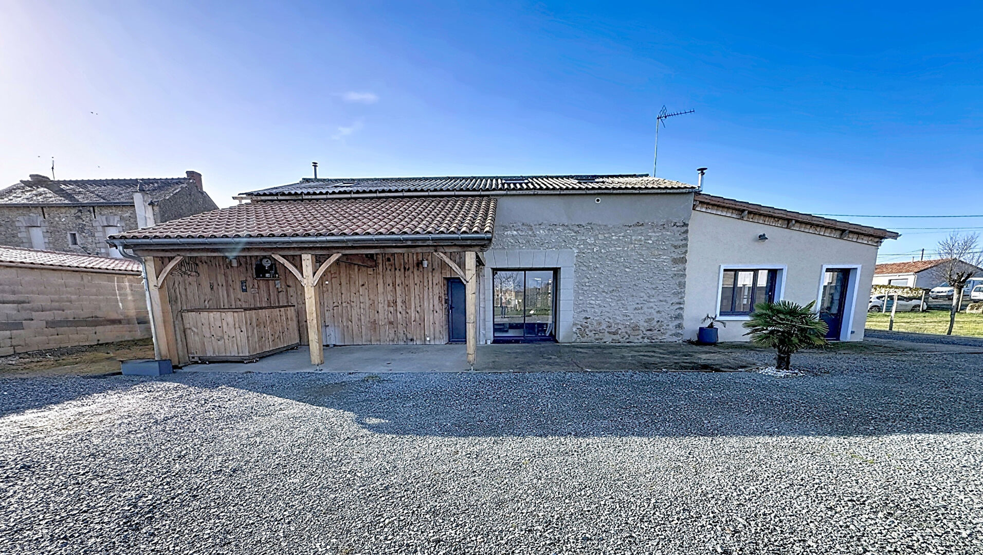 Maison BELLEVIGNE EN LAYON (49380) 7 pi&egrave;ces 173.00 m&sup2;