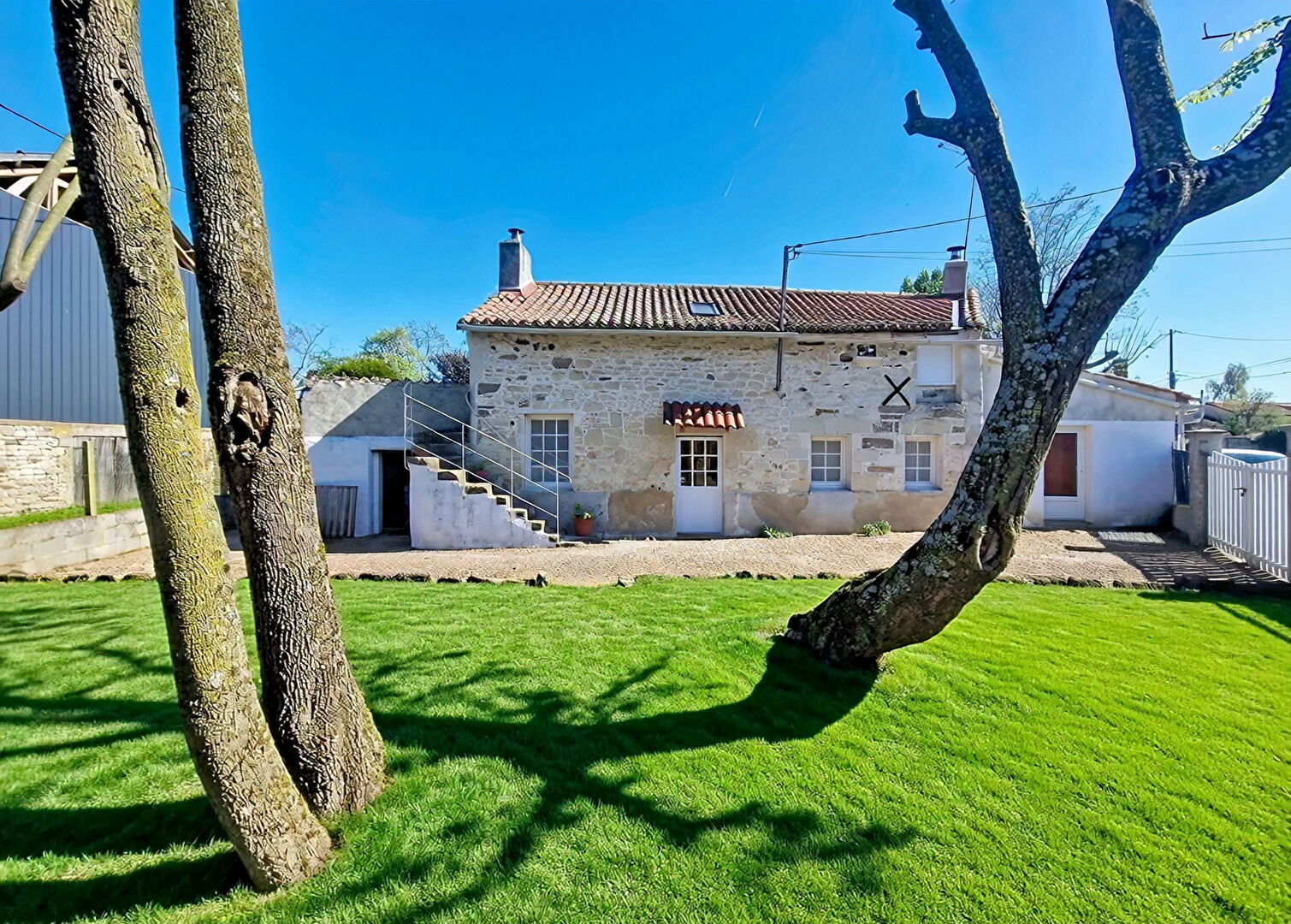 Maison DOUE EN ANJOU (49700) 5 pi&egrave;ces 97.00 m&sup2;