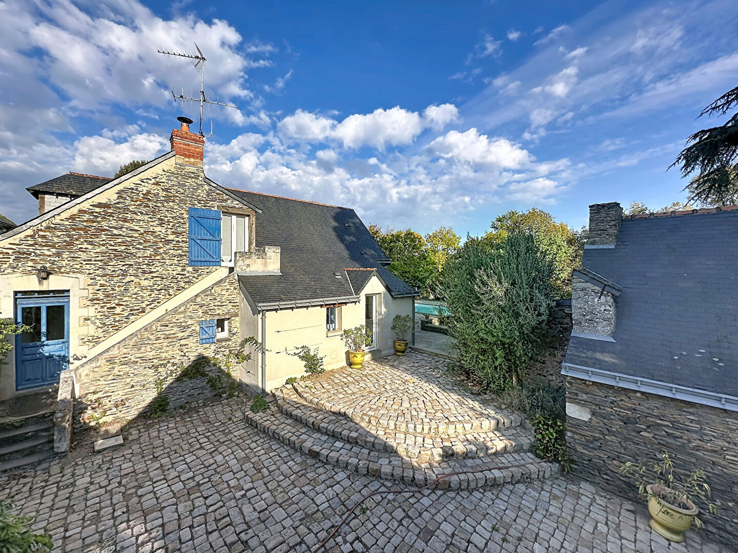 Maison 6 pièces 144 m² · aux Garennes sur Loire · 144 m² · 473 500 €