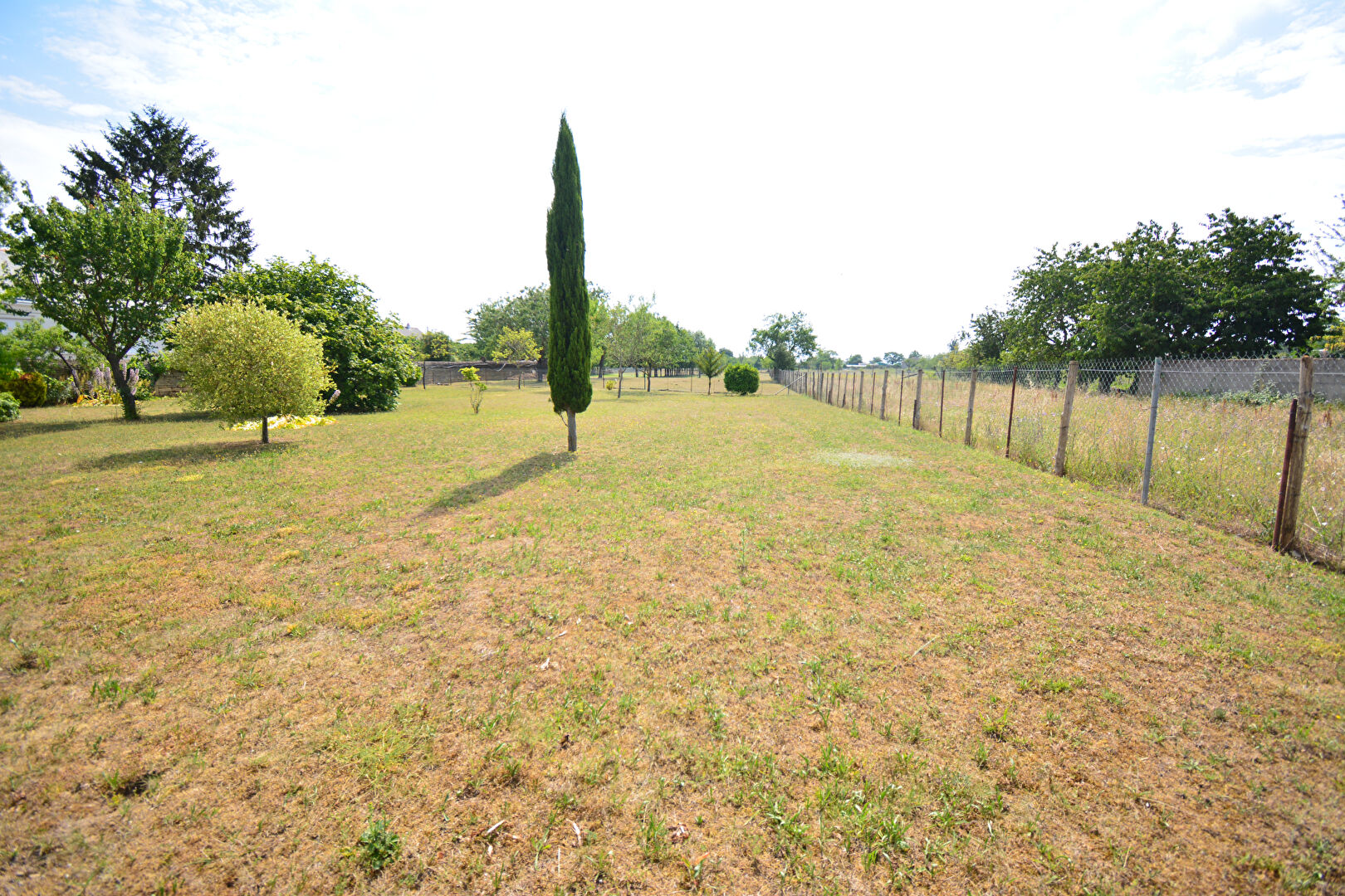 Terrain DOUE EN ANJOU (49700) 819.00 m&sup2;