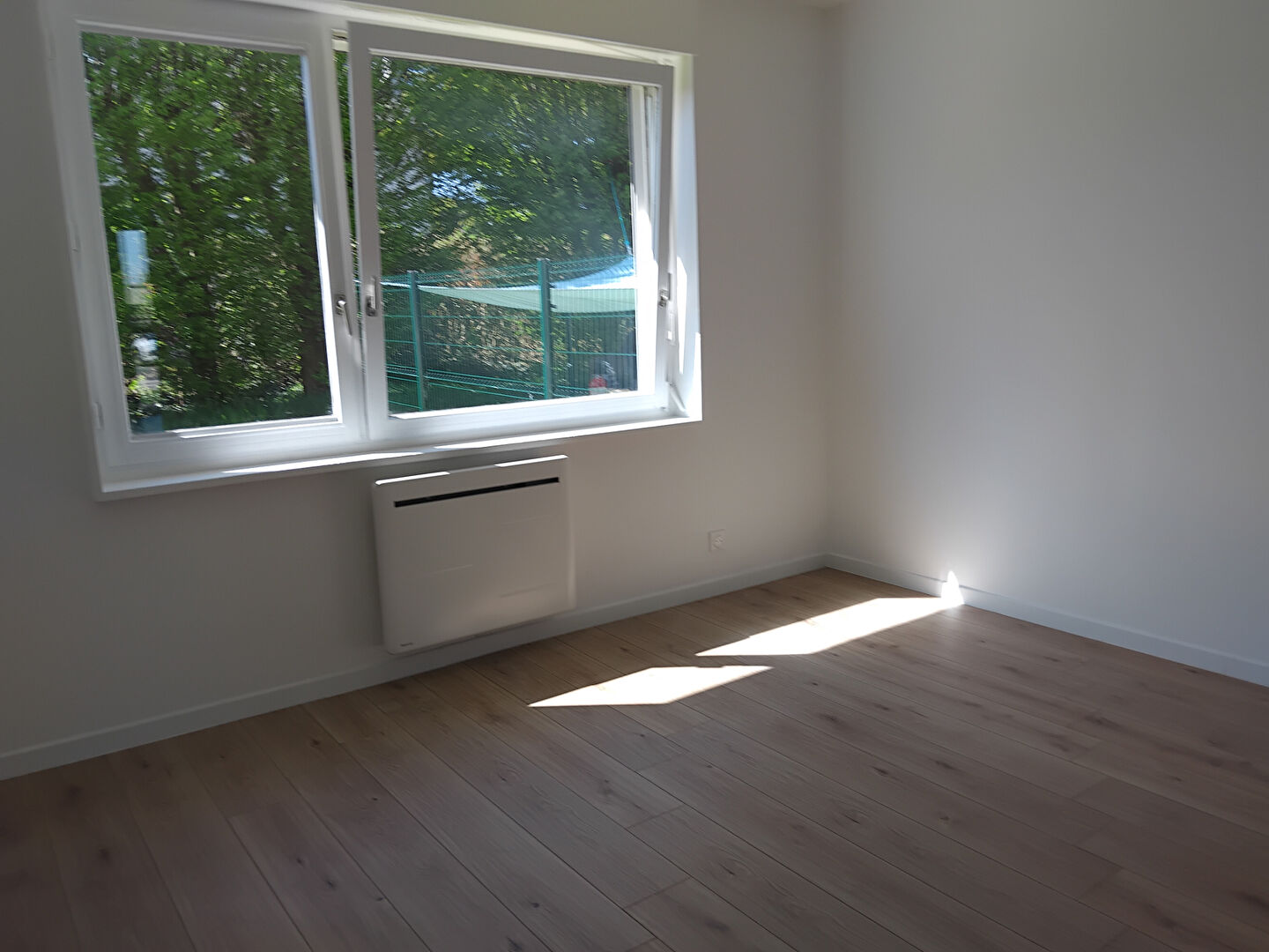 Bureaux DOUE EN ANJOU (49700) 8 pièces 16.00 m²