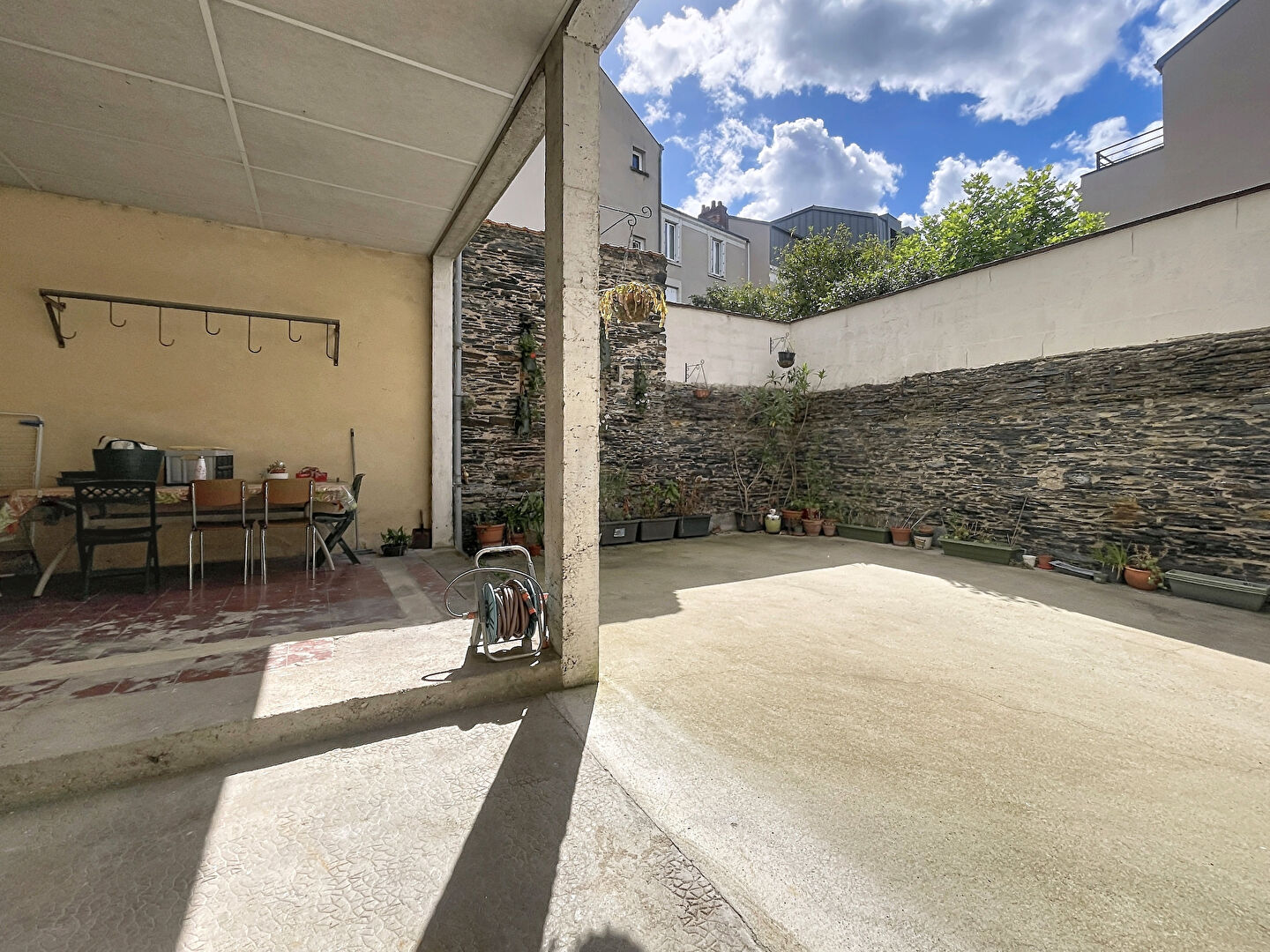 Immeuble ANGERS (49100) 11 pi&egrave;ces 161.00 m&sup2;