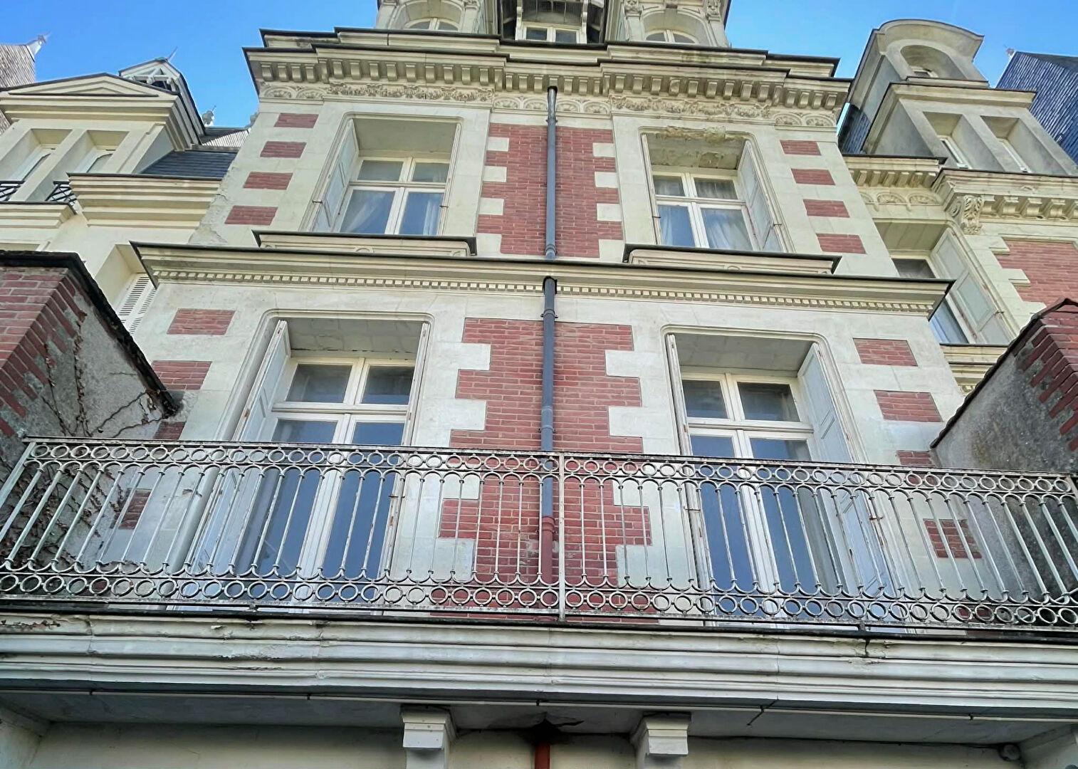 Maison ANGERS (49100) 8 pi&egrave;ces 221.00 m&sup2;