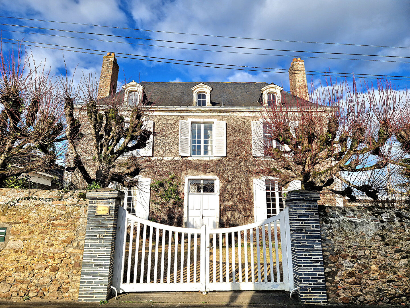 Maison CHATEAUNEUF SUR SARTHE (49330) 10 pi&egrave;ces 307.00 m&sup2;