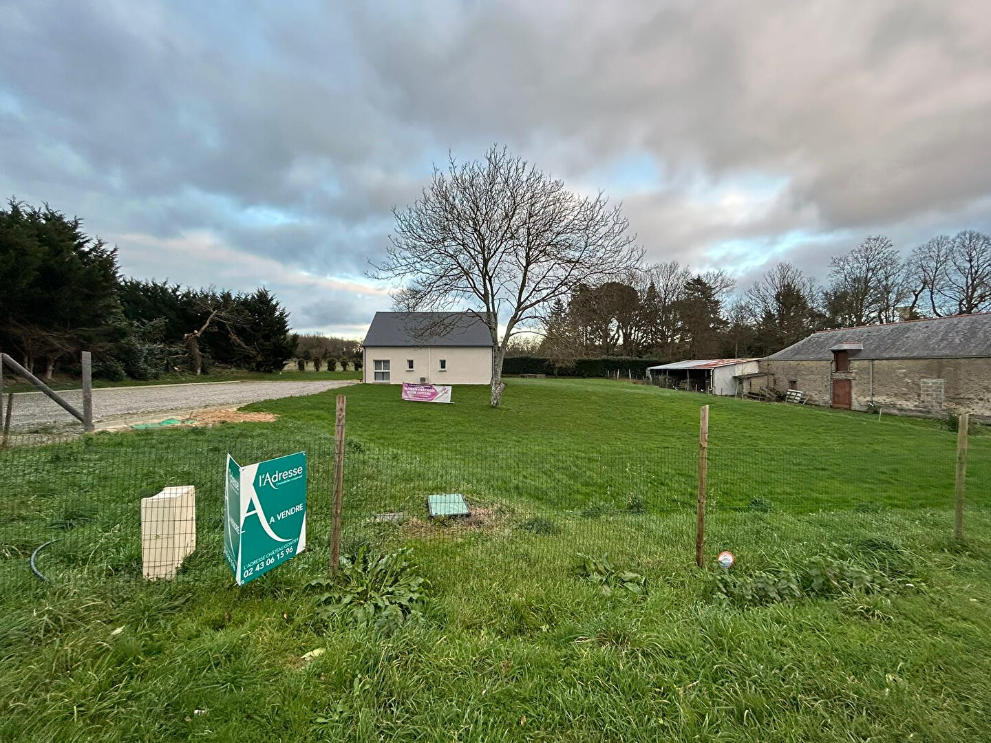 Terrain DAON (53200) 786.00 m²