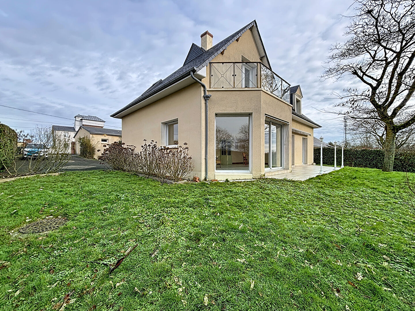 Maison Ch&acirc;teau-Gontier (53200) 7 pi&egrave;ces 180.00 m&sup2;