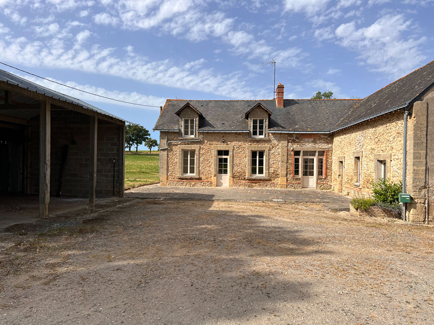 Maison BELLEVIGNE EN LAYON (49380) 5 pièces 126.11 m²