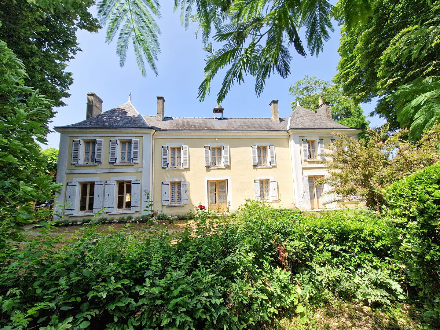 Maison DOUE EN ANJOU (49700) 8 pièces 208.00 m²