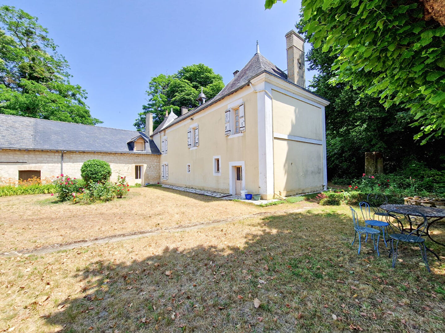 Maison DOUE EN ANJOU (49700) 8 pièces 208.00 m²