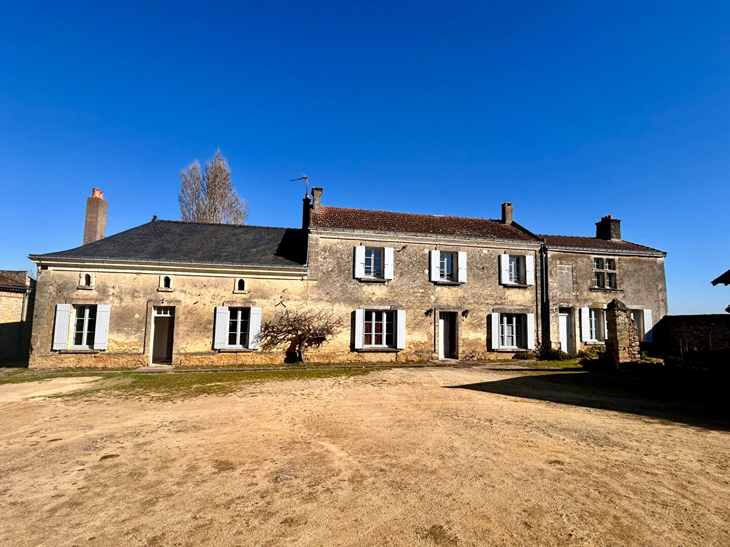Maison BELLEVIGNE EN LAYON (49380) 9 pièces 260.00 m²