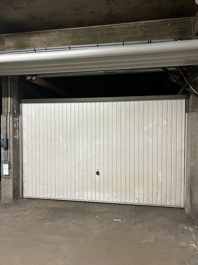 Parking / box LE MANS (72000) 20.00 m&sup2;