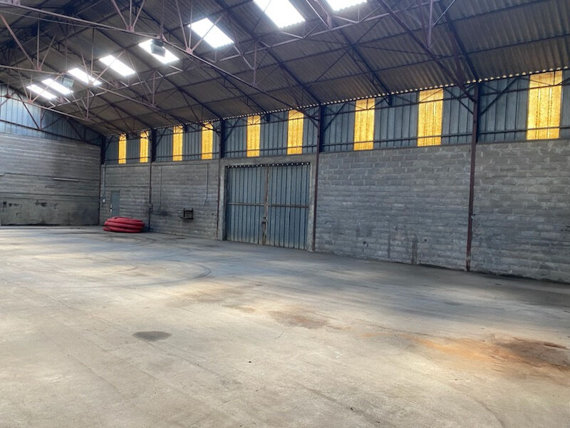 Entrepôt / Local industriel NOYANT LA PLAINE (49700) 1 pièce 433.00 m²
