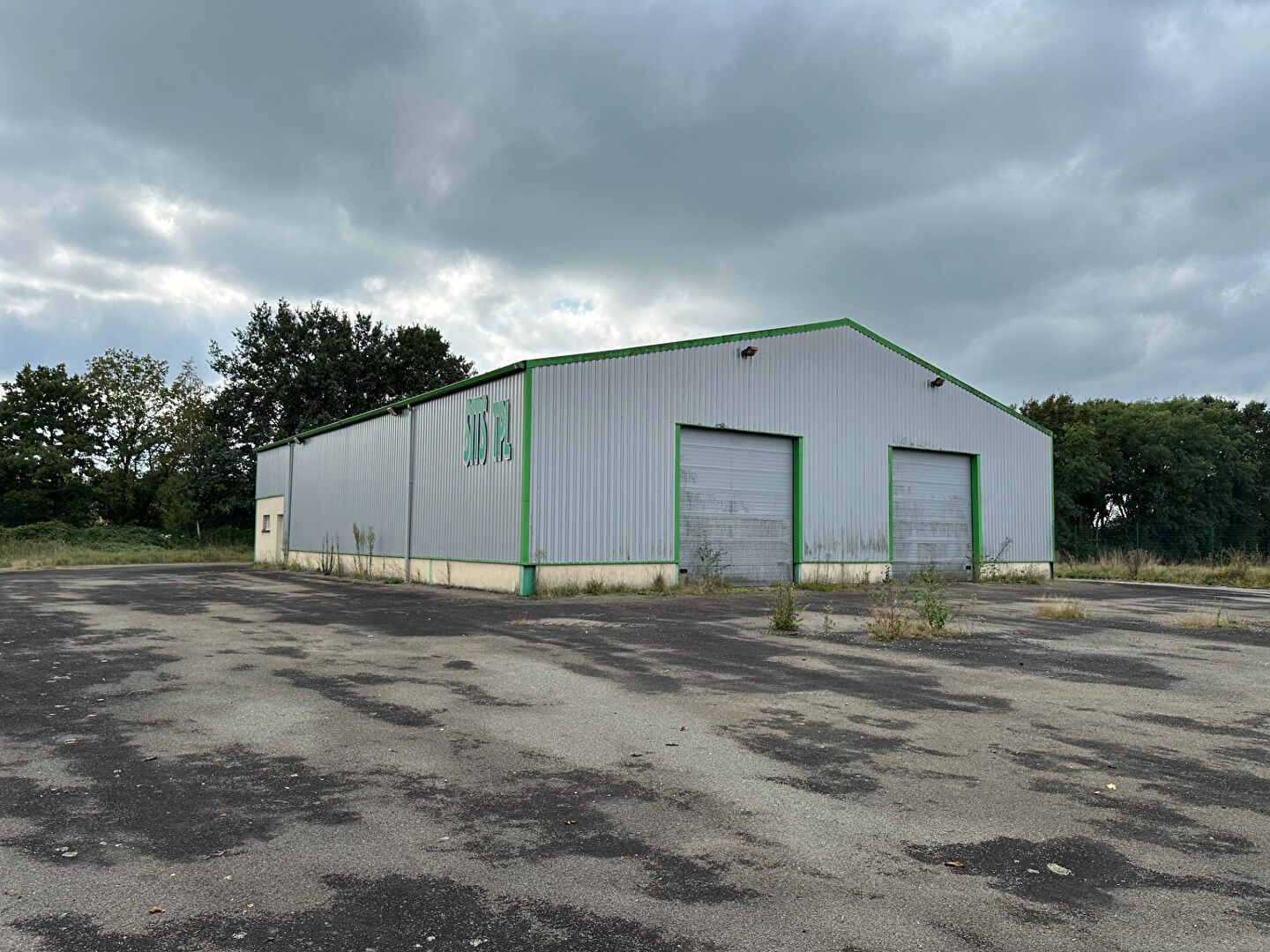 Entrep&ocirc;t / Local industriel AMBRIERES LES VALLEES (53300) 500.00 m&sup2;