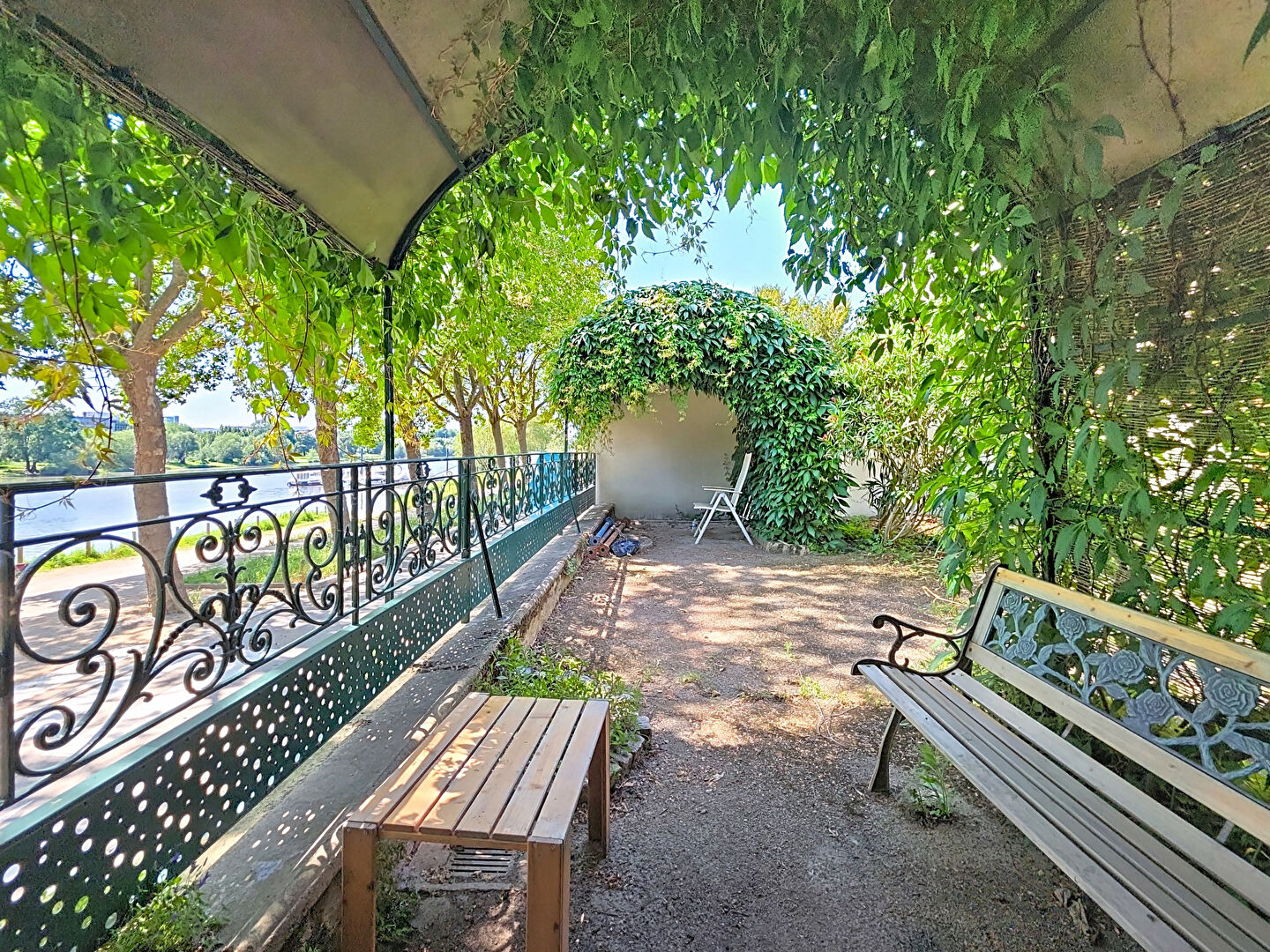 Maison ANGERS (49100) 5 pi&egrave;ces 124.00 m&sup2;