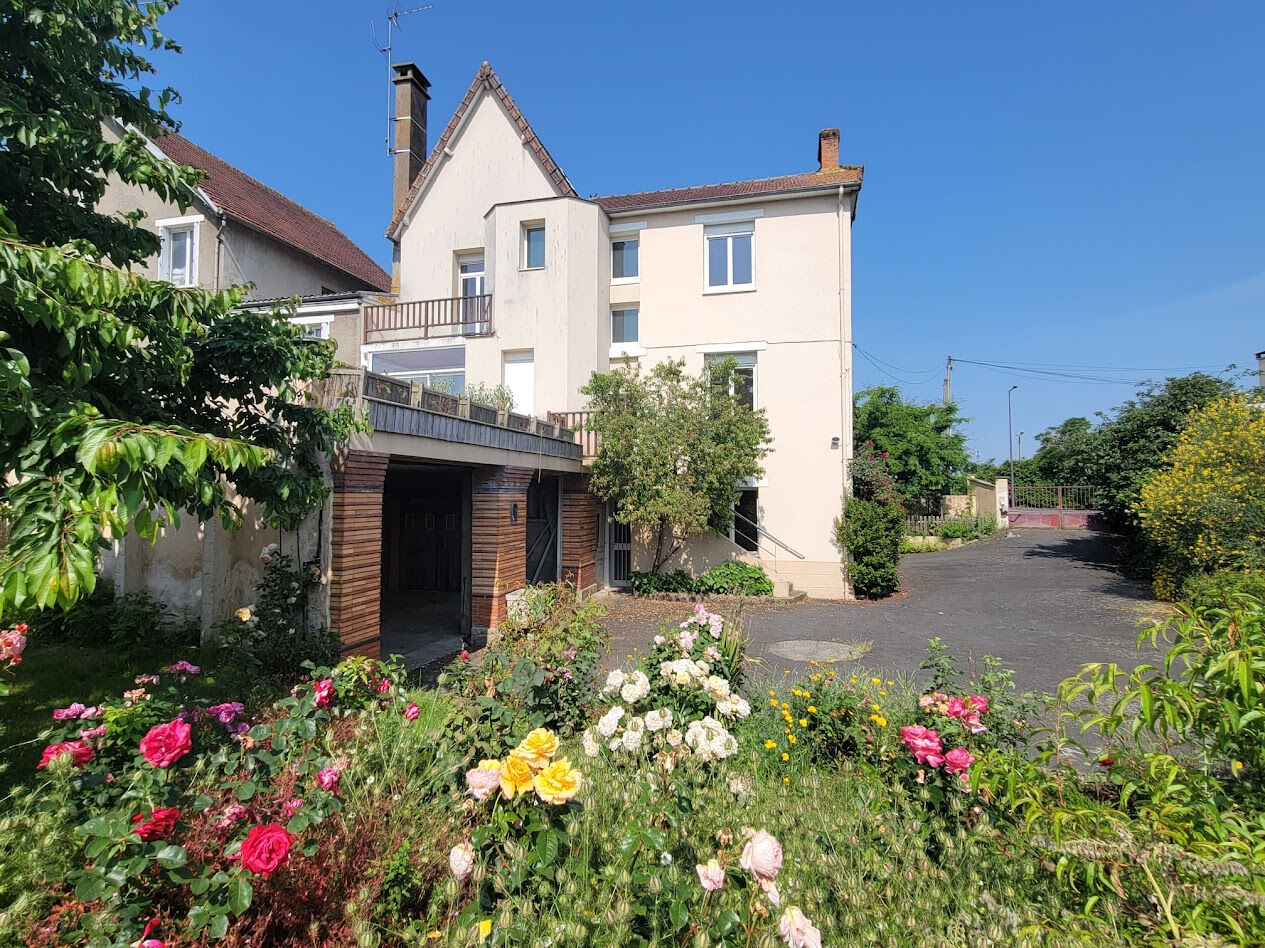 Maison CHEMILLE EN ANJOU (49120) 9 pièces 150.00 m²