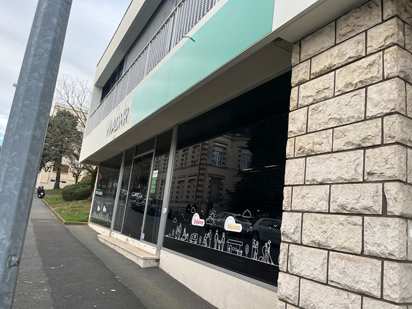 Local commercial CHOLET (49300) 58.82 m²