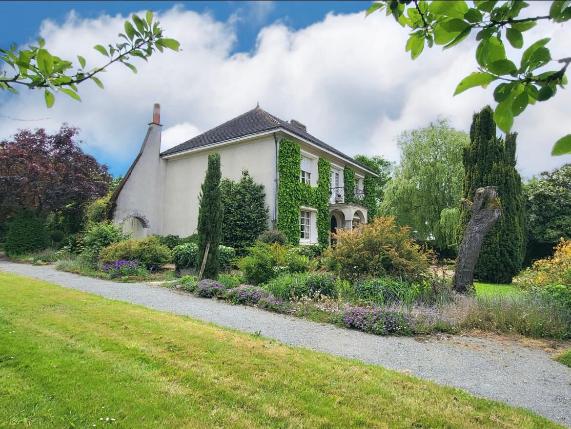 Maison MAUGES SUR LOIRE (49290) 9 pi&egrave;ces 220.00 m&sup2;