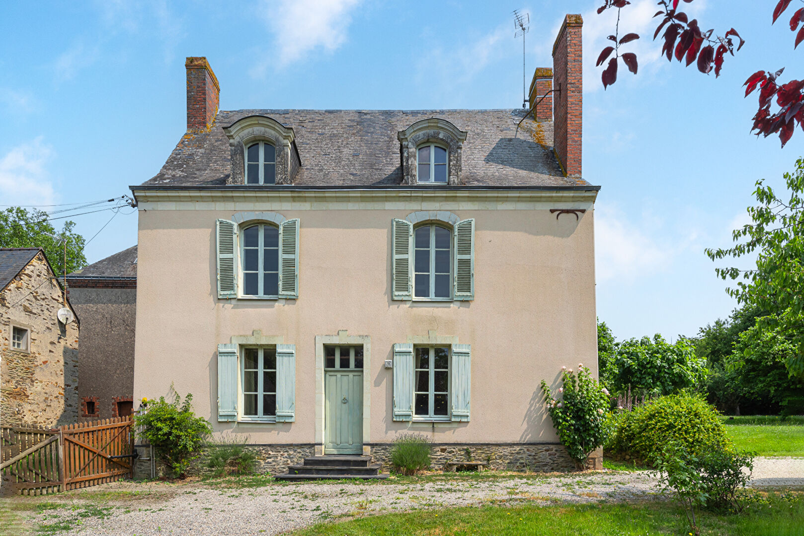 Maison SEGRE EN ANJOU BLEU (49500) 11 pièces 250.00 m²