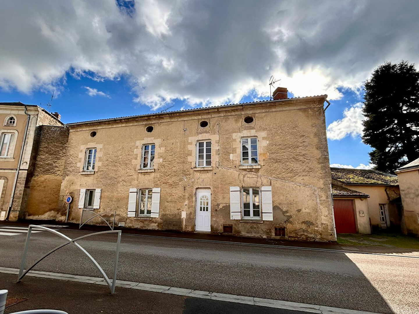 Maison DOUE EN ANJOU (49700) 5 pièces 99.00 m²