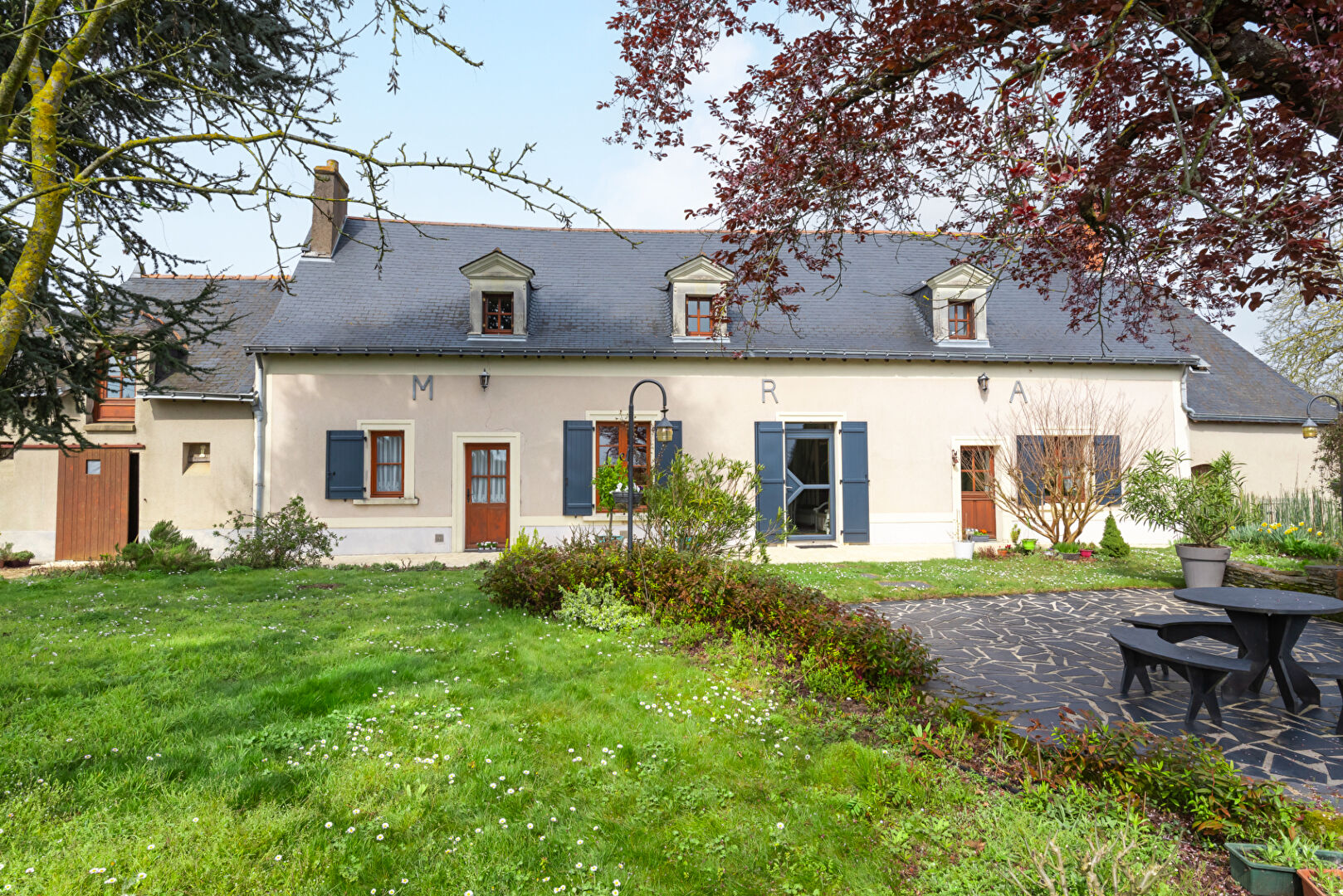 Maison ANGERS (49000) 10 pièces 225.00 m²