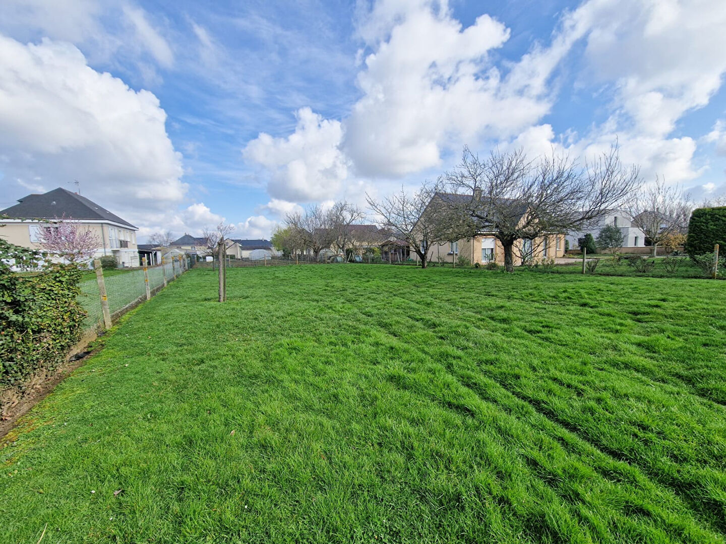 Terrain DOUE EN ANJOU (49700) 550.00 m&sup2;