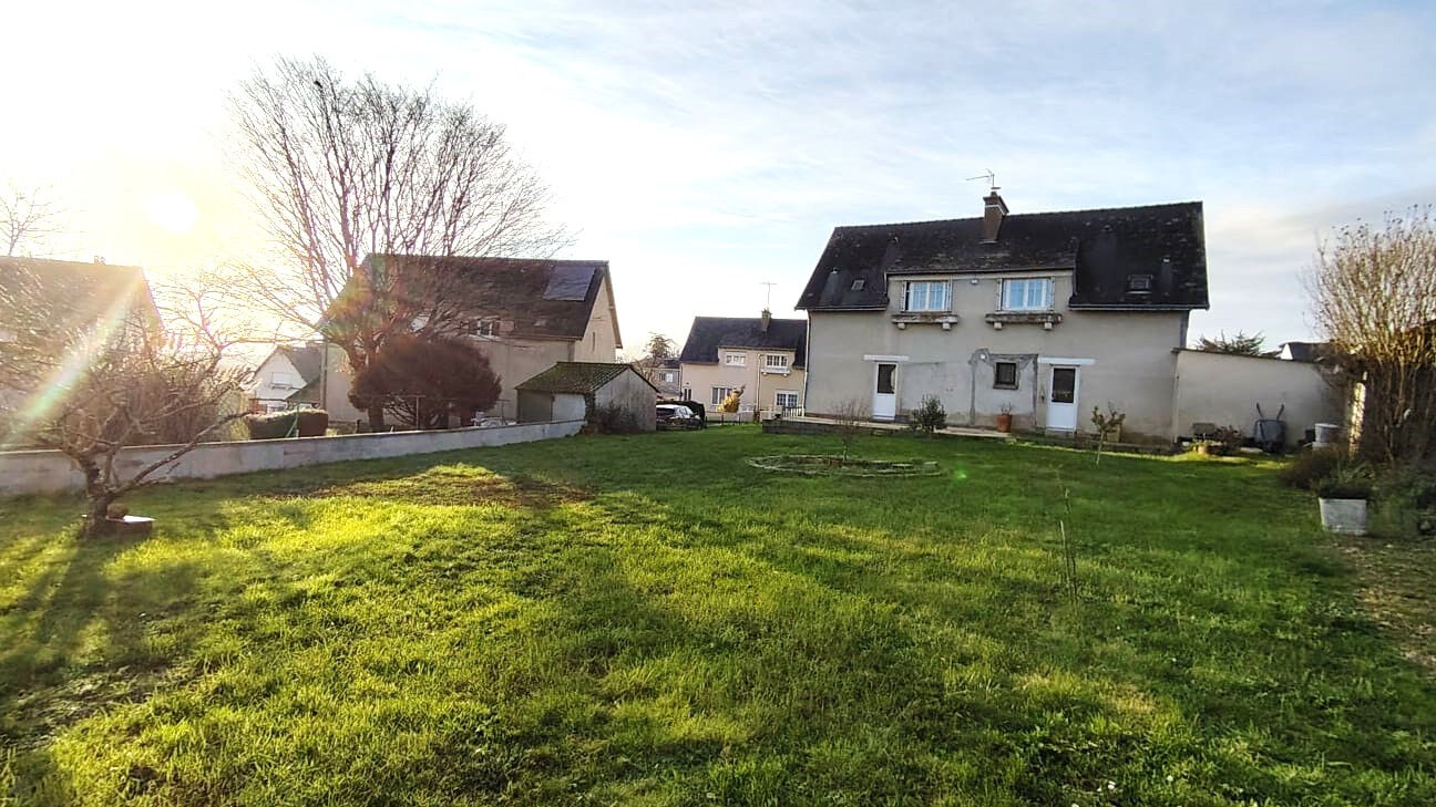 Maison SEGRE EN ANJOU BLEU (49500) 7 pi&egrave;ces 118.00 m&sup2;