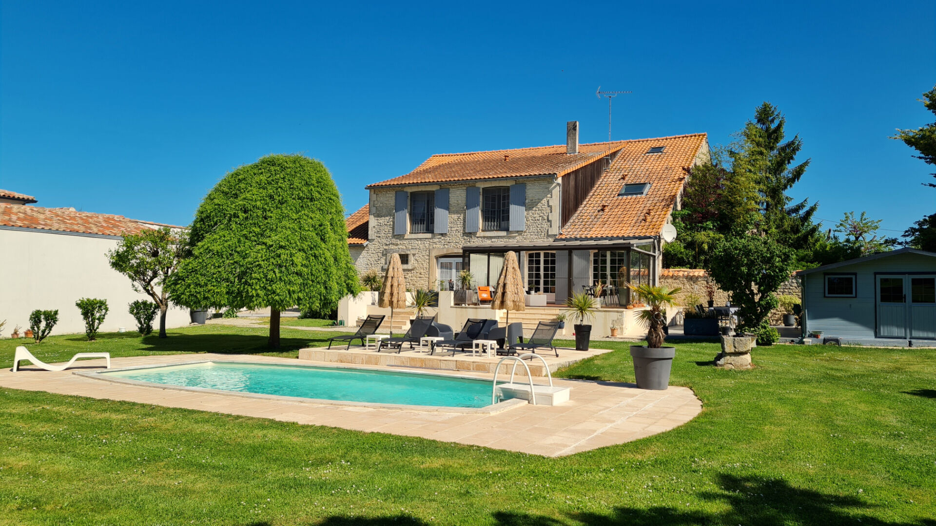 Maison LA JARNE (17220) 16 pièces 410.00 m²