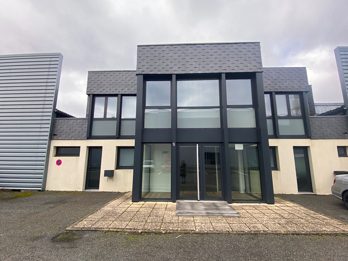 Bureaux SAINT SYLVAIN D ANJOU (49480) 5 pièces 140.00 m²
