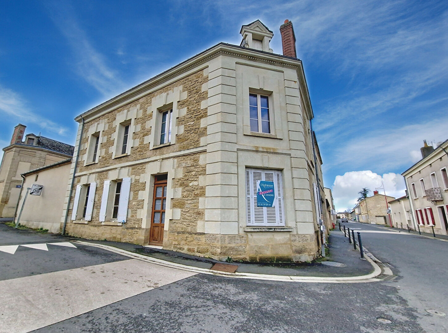 Maison DOUE EN ANJOU (49700) 6 pi&egrave;ces 222.00 m&sup2;