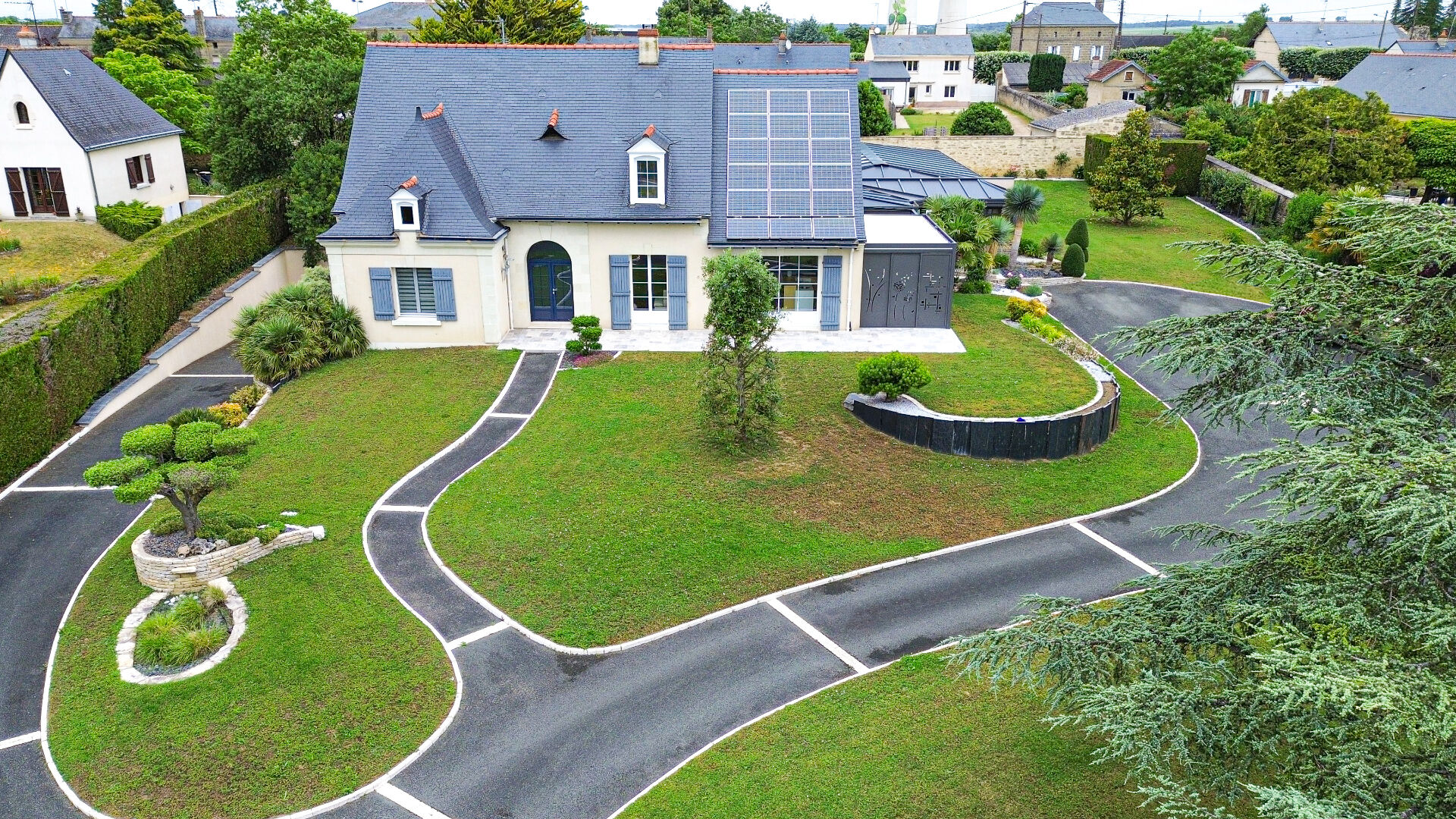 Maison DOUE EN ANJOU (49700) 8 pièces 255.00 m²