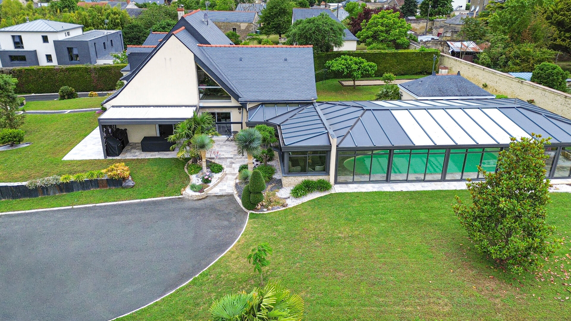 Maison DOUE EN ANJOU (49700) 8 pi&egrave;ces 255.00 m&sup2;