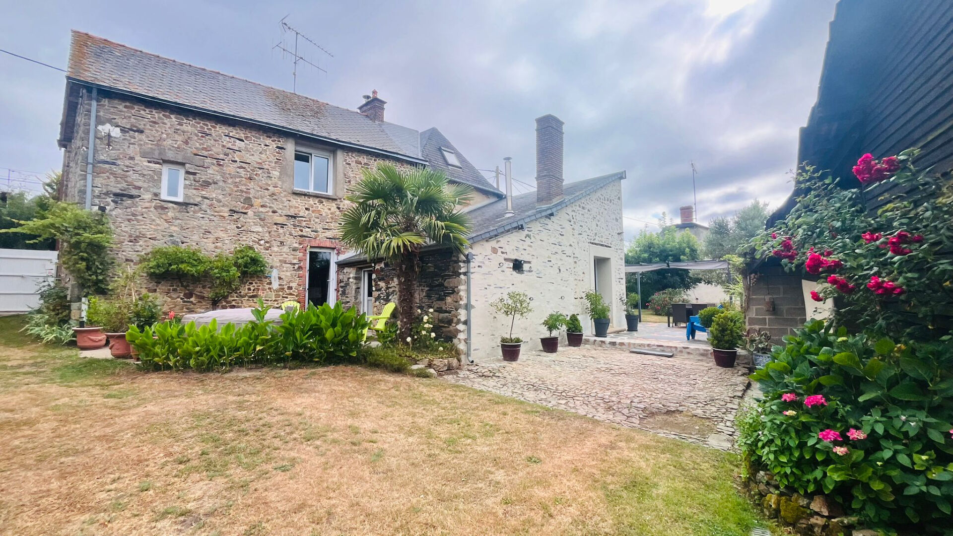 Maison BOUCHAMPS LES CRAON (53800) 7 pièces 149.00 m²