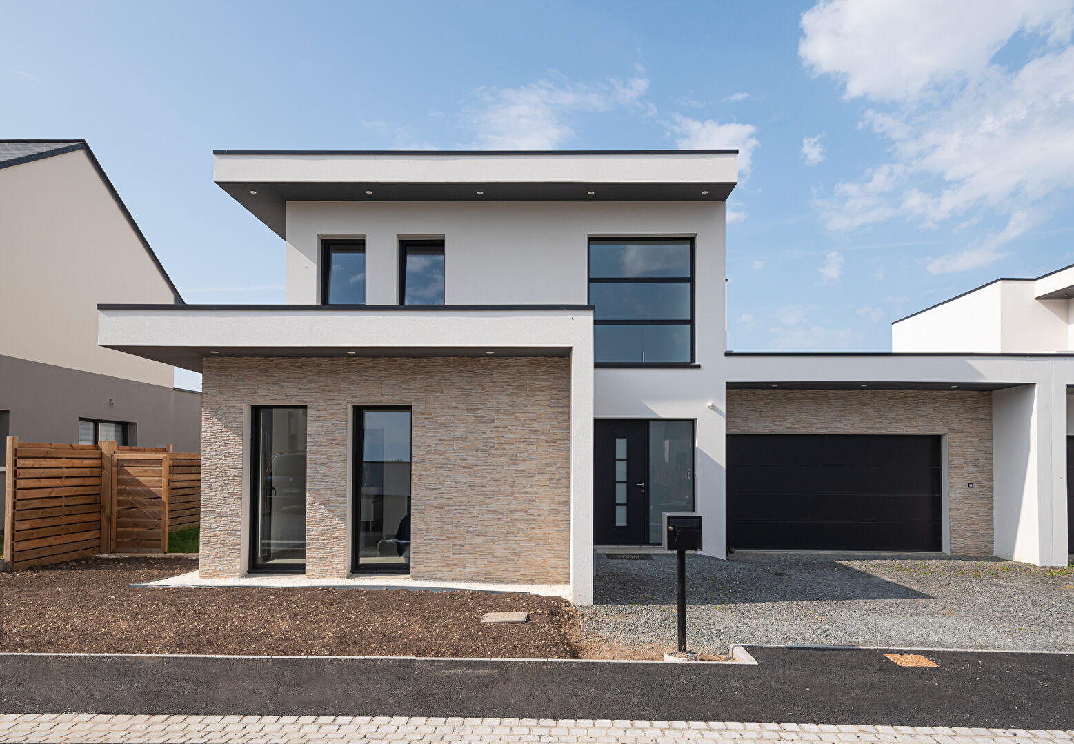 Maison VERRIERES EN ANJOU (49480) 6 pièces 161.69 m²