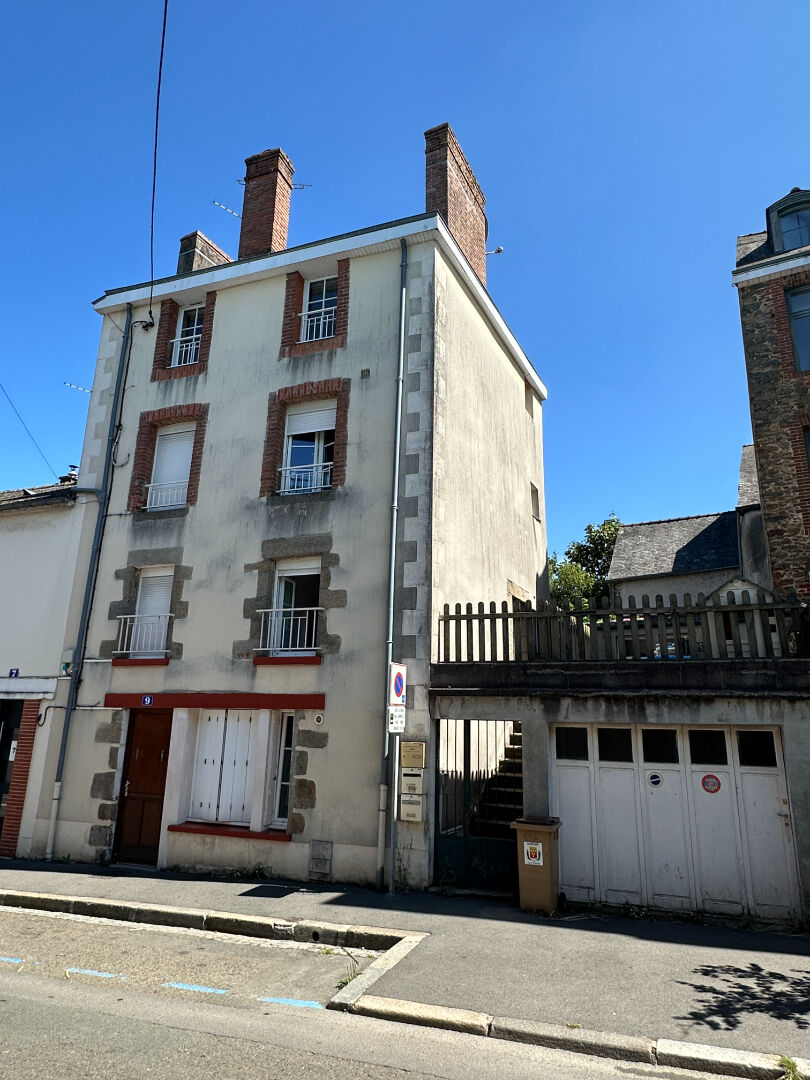 Immeuble MAYENNE (53100) 8 pièces 101.35 m²