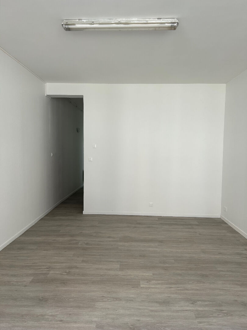 Local commercial LE MANS (72000) 3 pièces 59.74 m²